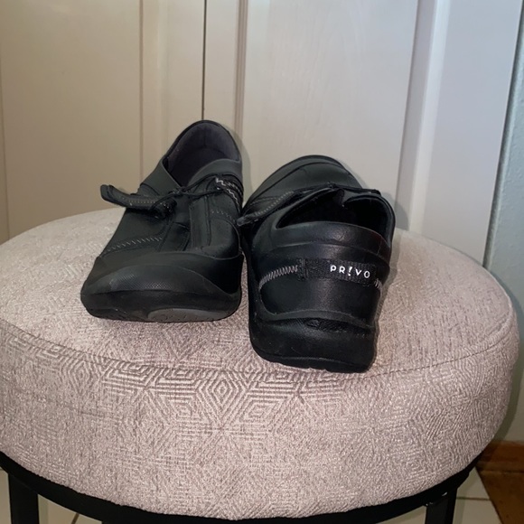 Clark Privo slip on shoes in size 9.5 all black sneakers walking shoes - Picture 4 of 5